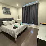 Charming 3Br 2Ba With Private Patio